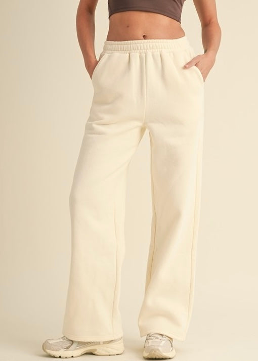 Never Jet Lagged Sweatpants (Cream)